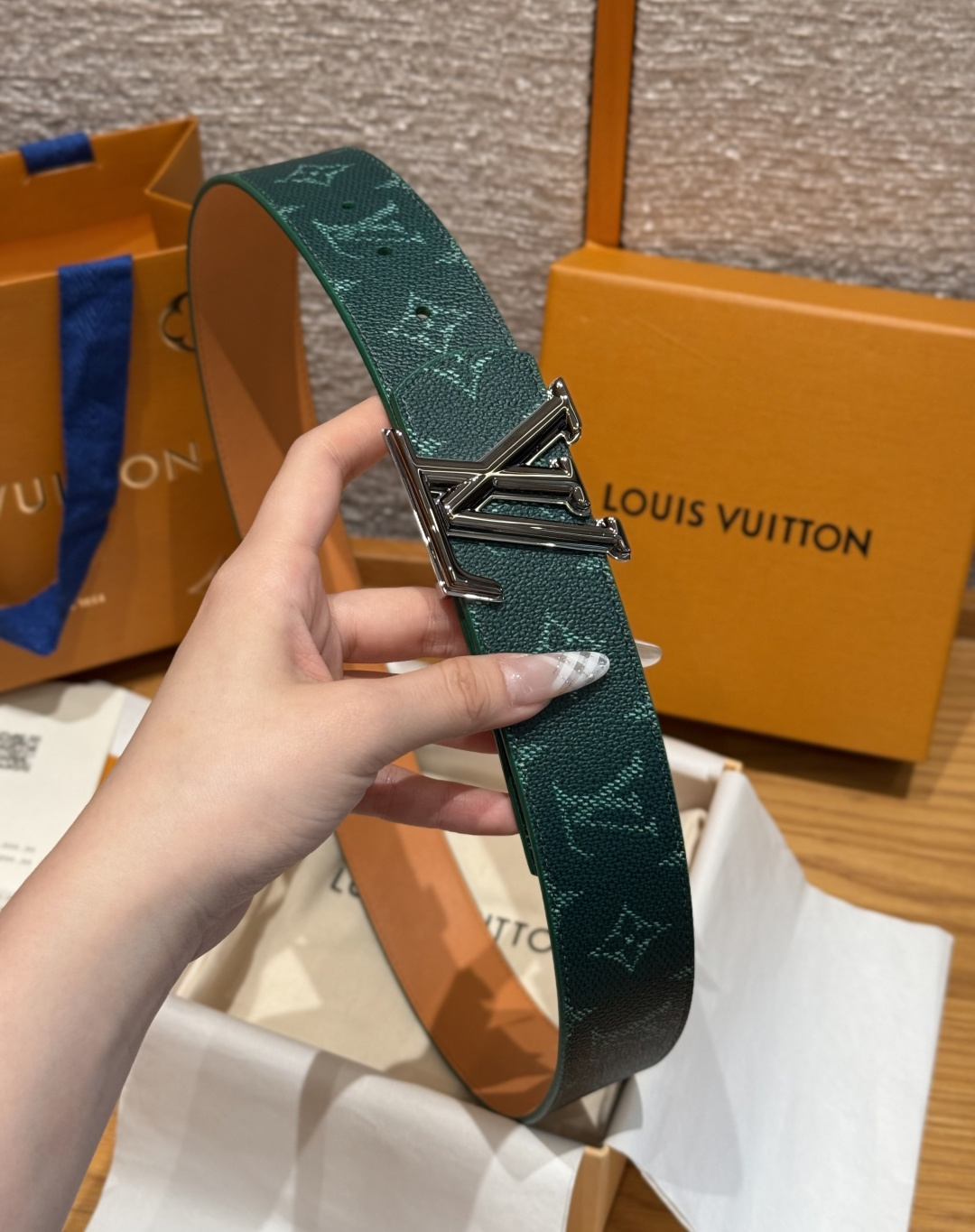 LV 루이비통 디멘션 모노그램 헤리티지 40mm 양면 벨트