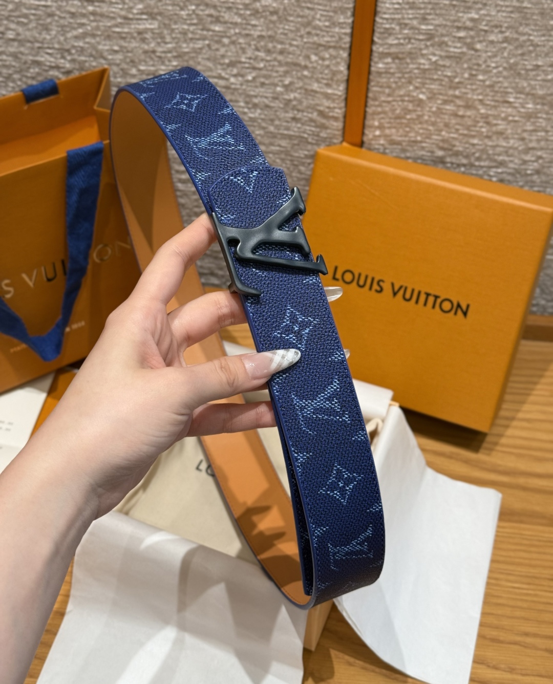 LV 루이비통 디멘션 모노그램 헤리티지 40mm 양면 벨트