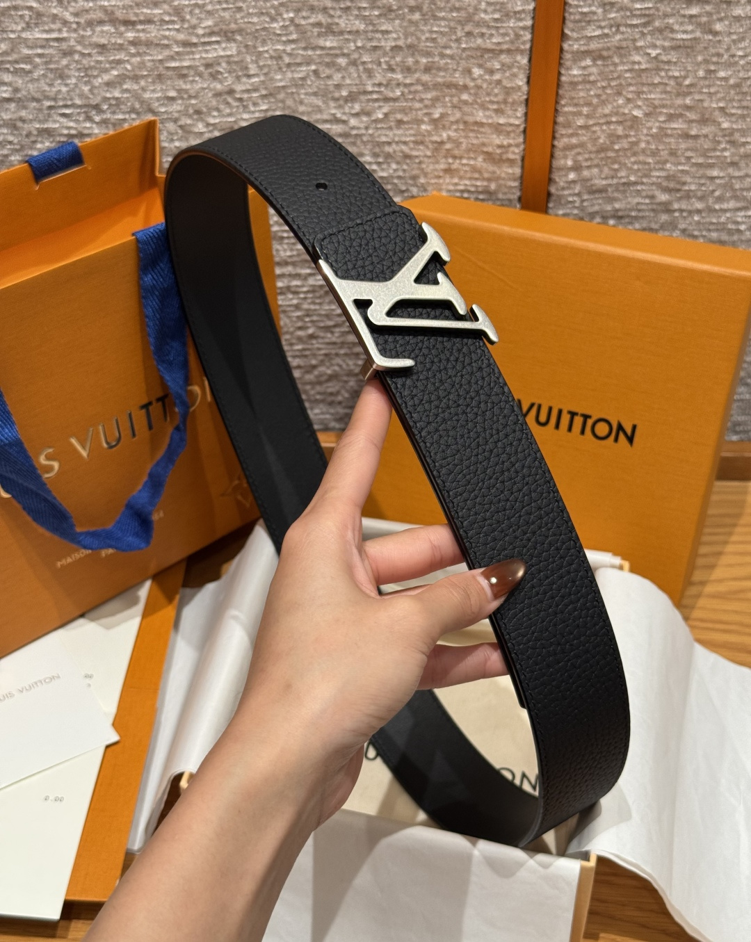 LV 루이비통 토뤼옹(Taurillon) 40mm 양면 리버서블 벨트