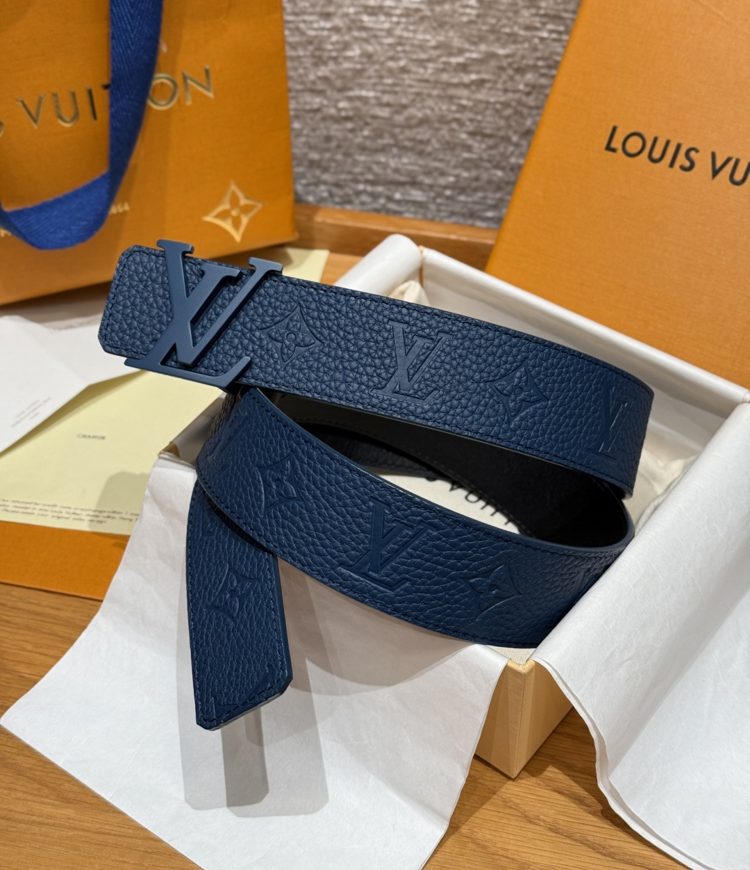 LV 루이비통 남성 토뤼옹(Taurillon) 40mm 양면 리버시블 벨트