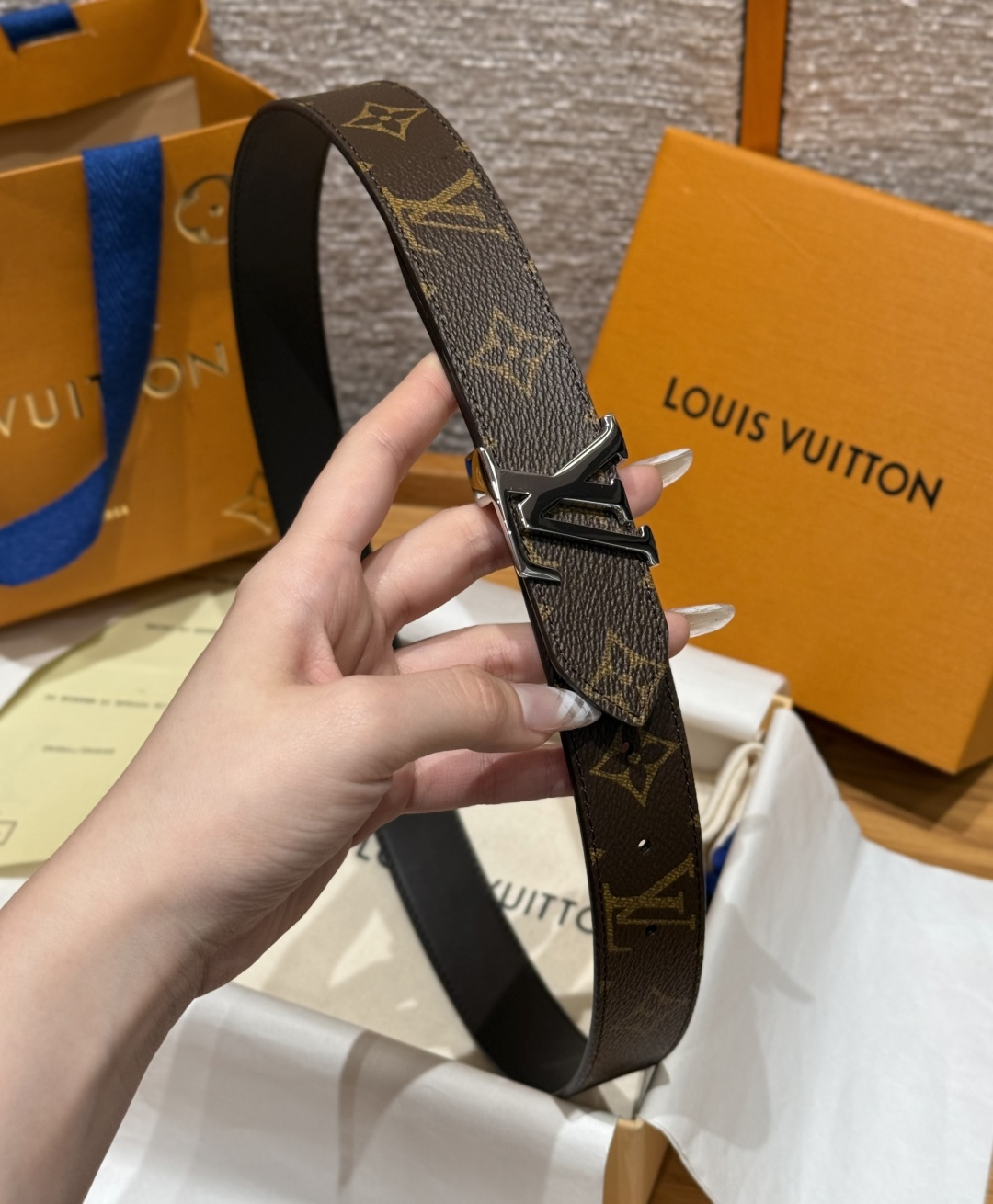 LV 루이비통 아이코닉(ICONIC) 25mm 양면 리버시블 벨트