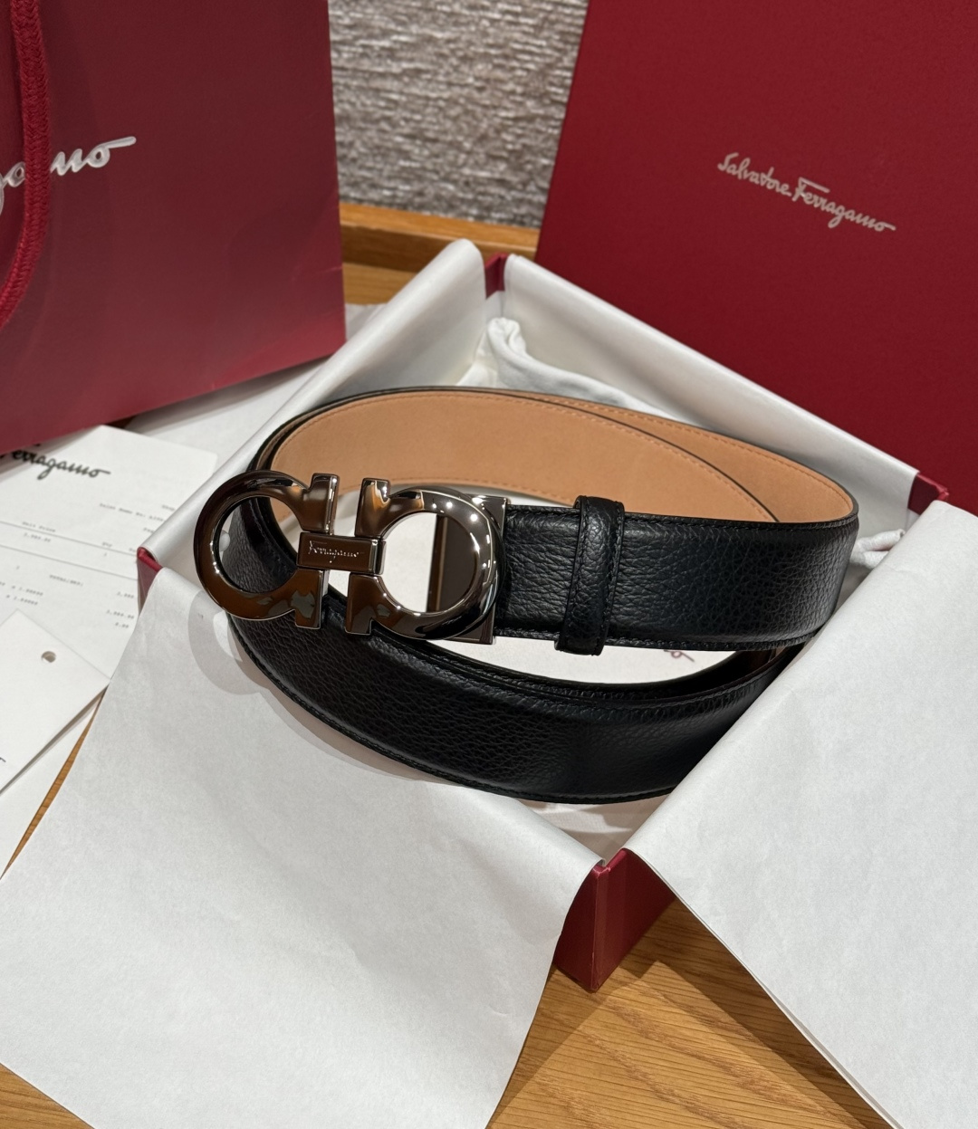 페라가모(Ferragamo) 양면 조절식 Gancini 간치니 해머드 레더 벨트