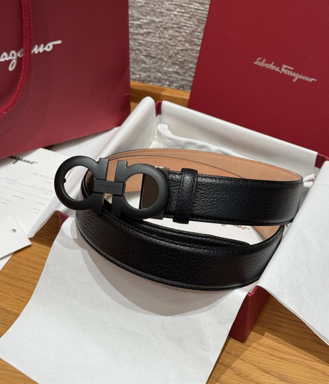 페라가모(Ferragamo) 양면 조절식 Gancini 간치니 해머드 레더 벨트