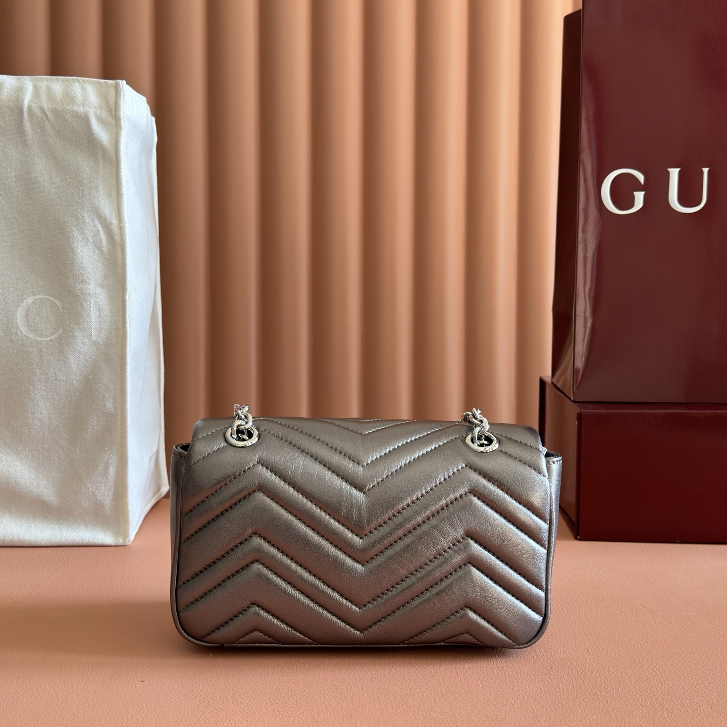 구찌(GUCCI) GG 마몽 메탈릭 라메 숄더백 가방 스몰