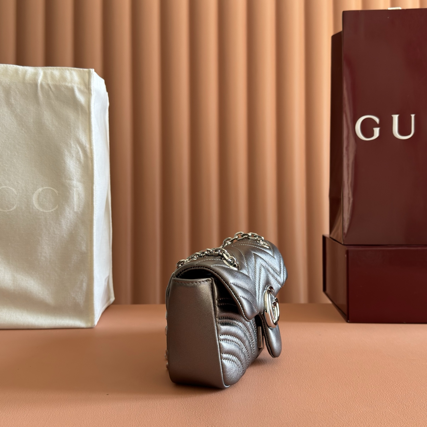 구찌(GUCCI) GG 마몽 메탈릭 라메 숄더백 가방 스몰