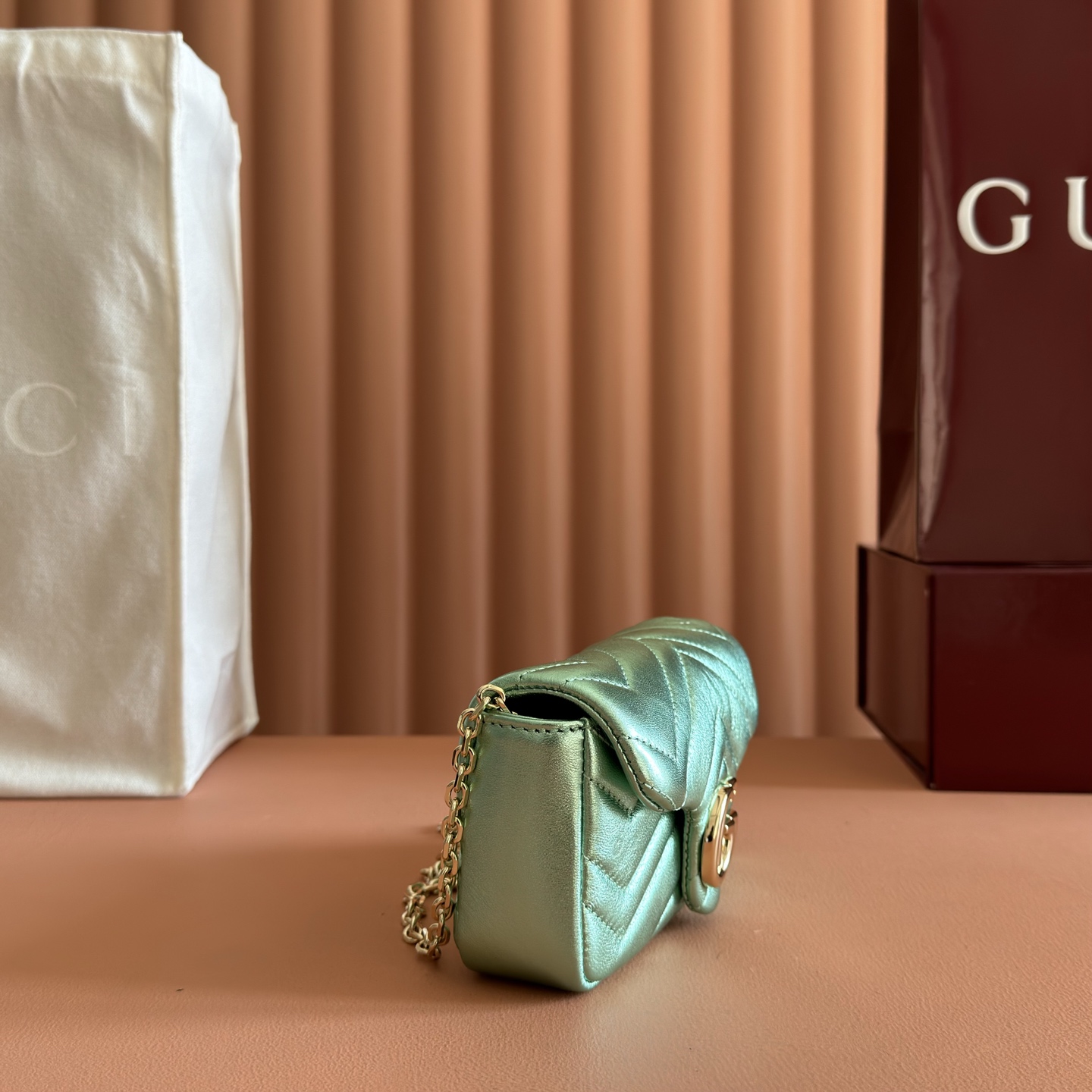 구찌(GUCCI) GG Marmont 마몽 마틀라세 미니백 가방