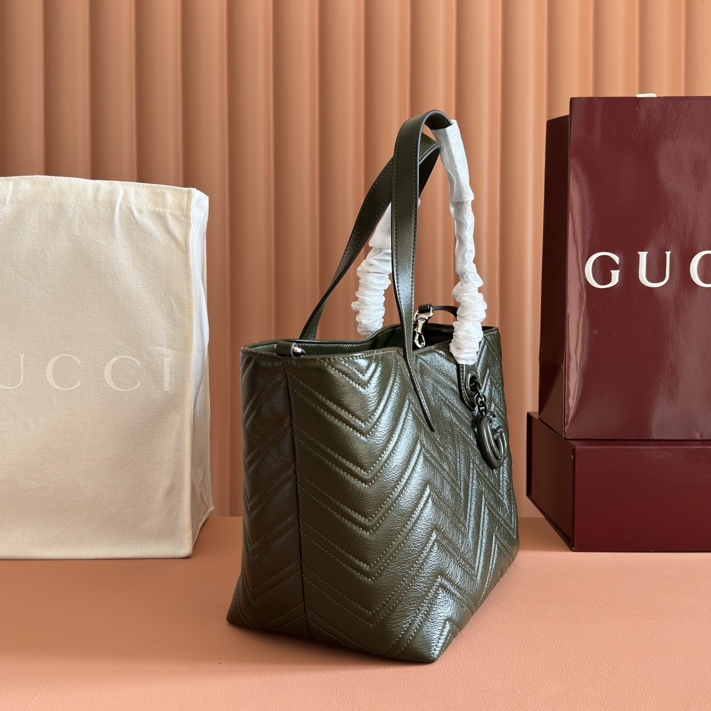 구찌(GUCCI) GG 마몽(Marmont) 미디움 2-Way 토트 & 버킷백 가방