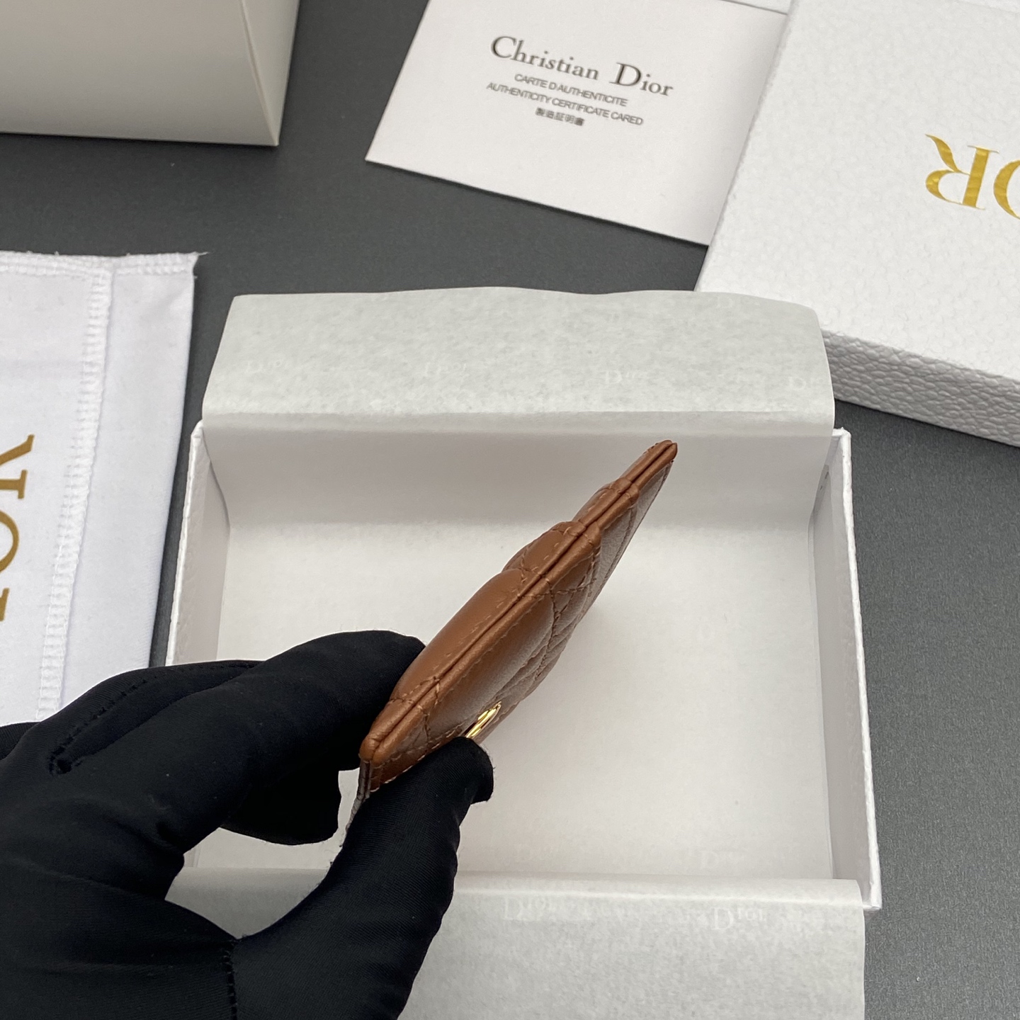 디올(DIOR) 카로 프리지아 Caro Freesia 카드 지갑 홀더