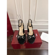 구찌(GUCCI) 홀스빗 벨벳 플랫폼 하이힐 샌들 신발