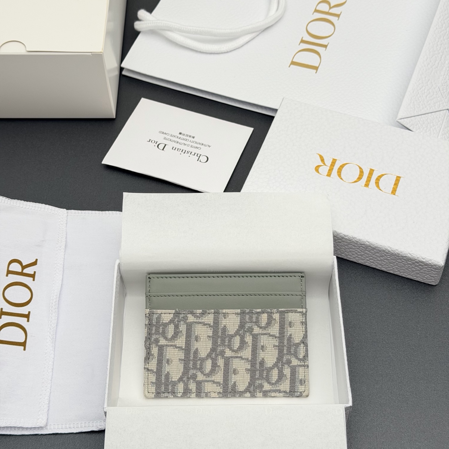 디올(DIOR) 30 Montaigne Freesia 몽테인 프리지아 카드 지갑 홀더