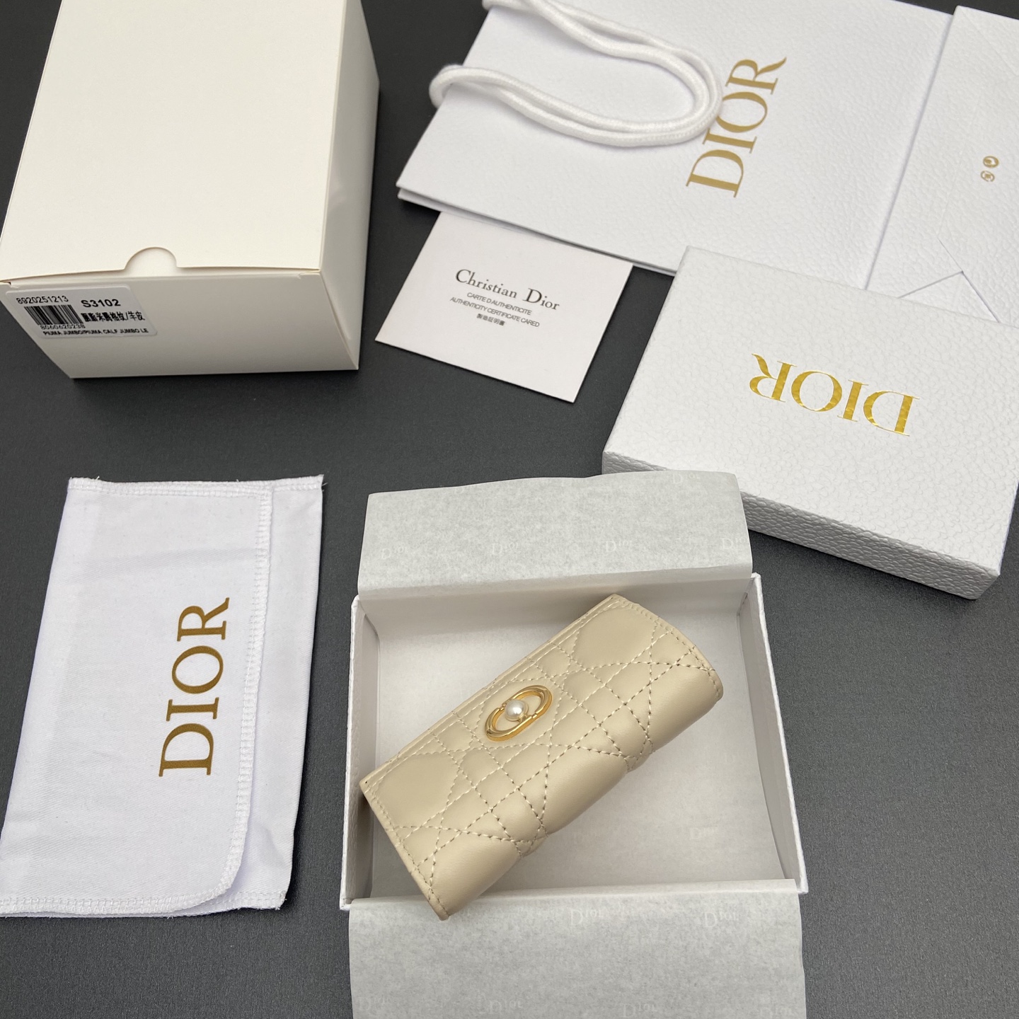 디올(DIOR) 졸리 글리신(Jolie Glycine) 까나쥬 월렛 지갑