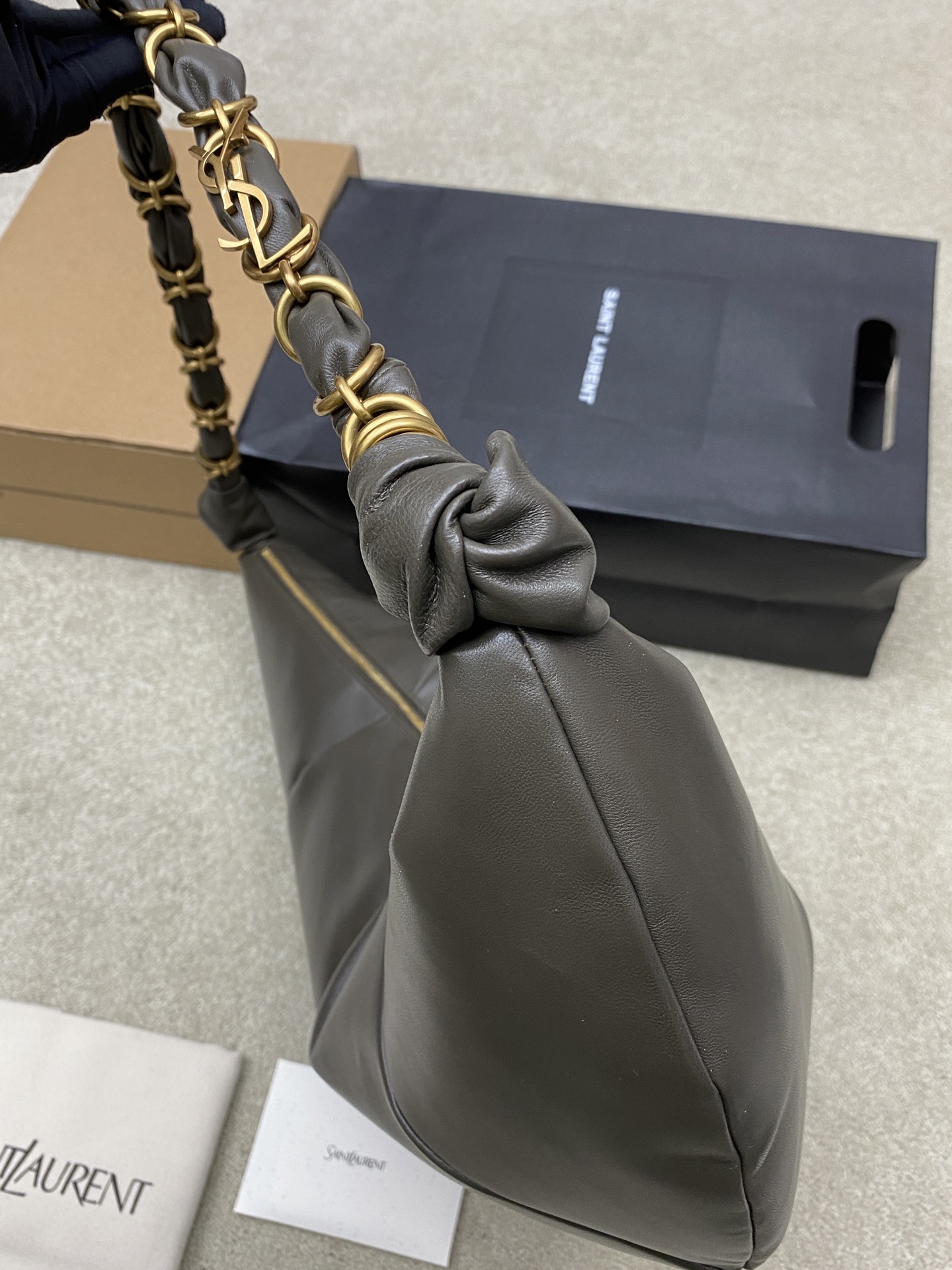 생로랑(YSL) 아마리아(Amalia) 호보백 핸드백 가방