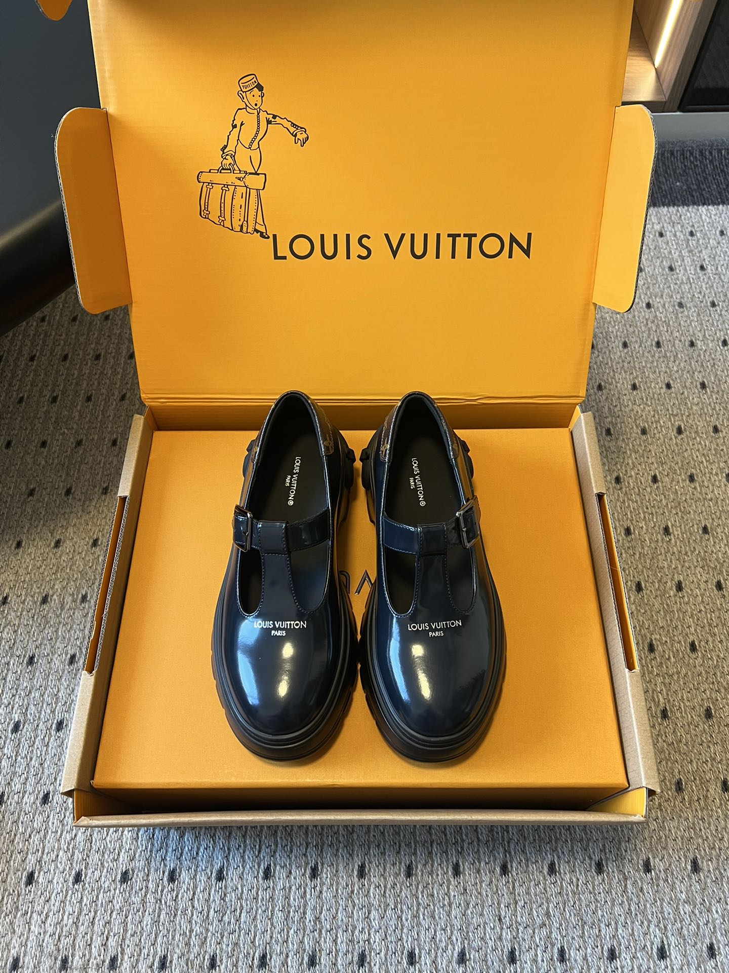 루이비통(LV) 여성 레트로 마리제인 신발