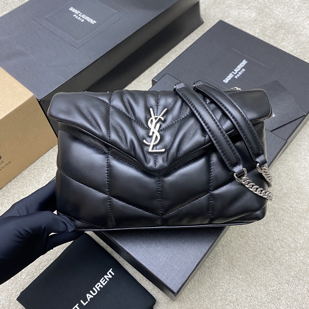 생로랑(YSL) 루루 푸퍼(Loulou Puffer) 미니 블랙 램스킨 (실버) 숄더백  가방