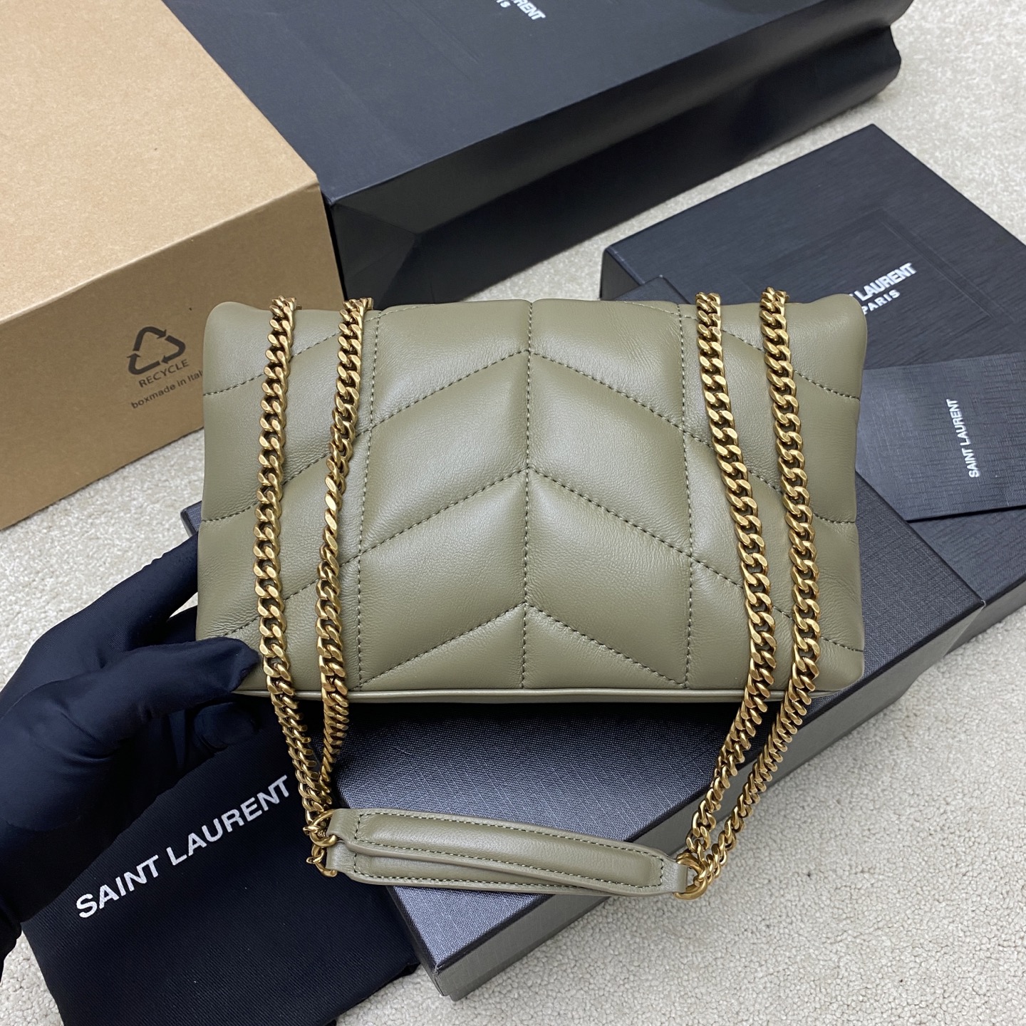 생로랑(YSL) 루루 푸퍼(Loulou Puffer) 미니 모스 그린 램스킨 숄더백 가방