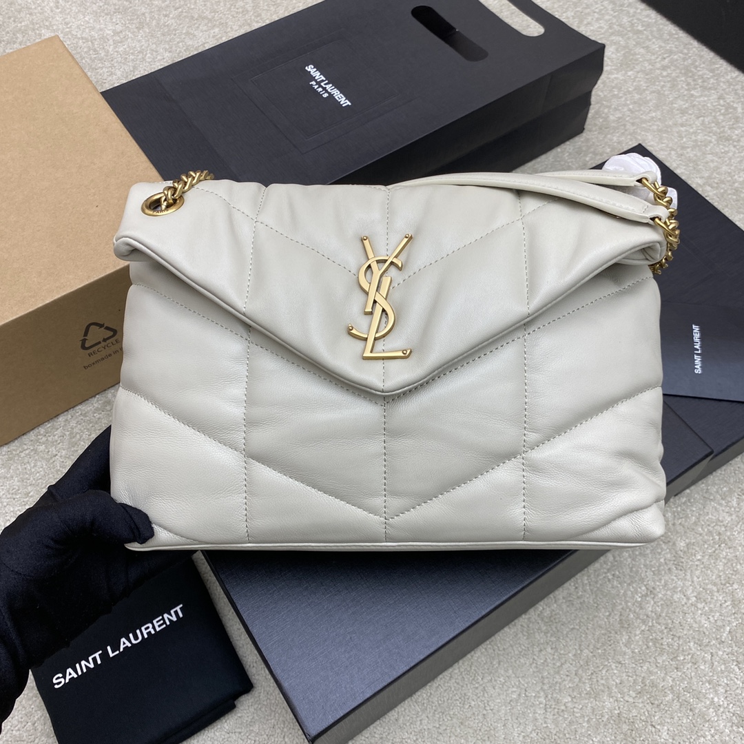 생로랑(YSL) 루루 푸퍼(Loulou Puffer) 미디움 크림 화이트 (빈티지 골드) 숄더백 가방