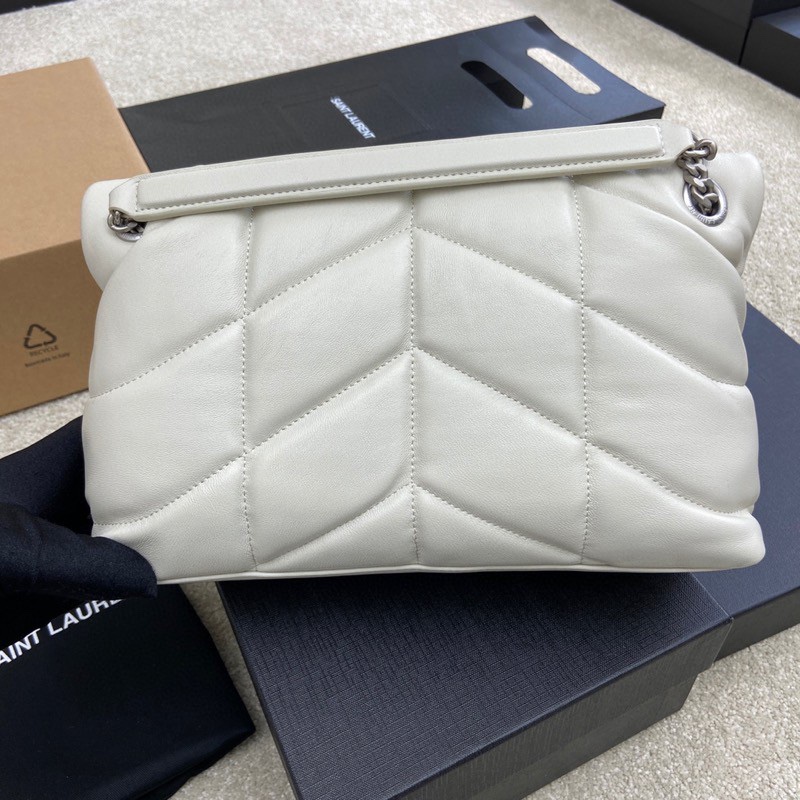 생로랑(YSL) 루루 푸퍼(Loulou Puffer) 미디움 화이트 (실버) 숄더백 가방