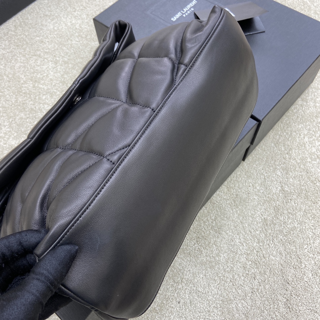 생로랑(YSL) 루루 푸퍼(Loulou Puffer) 라지 블랙 (블랙 건메탈) 숄더백 가방