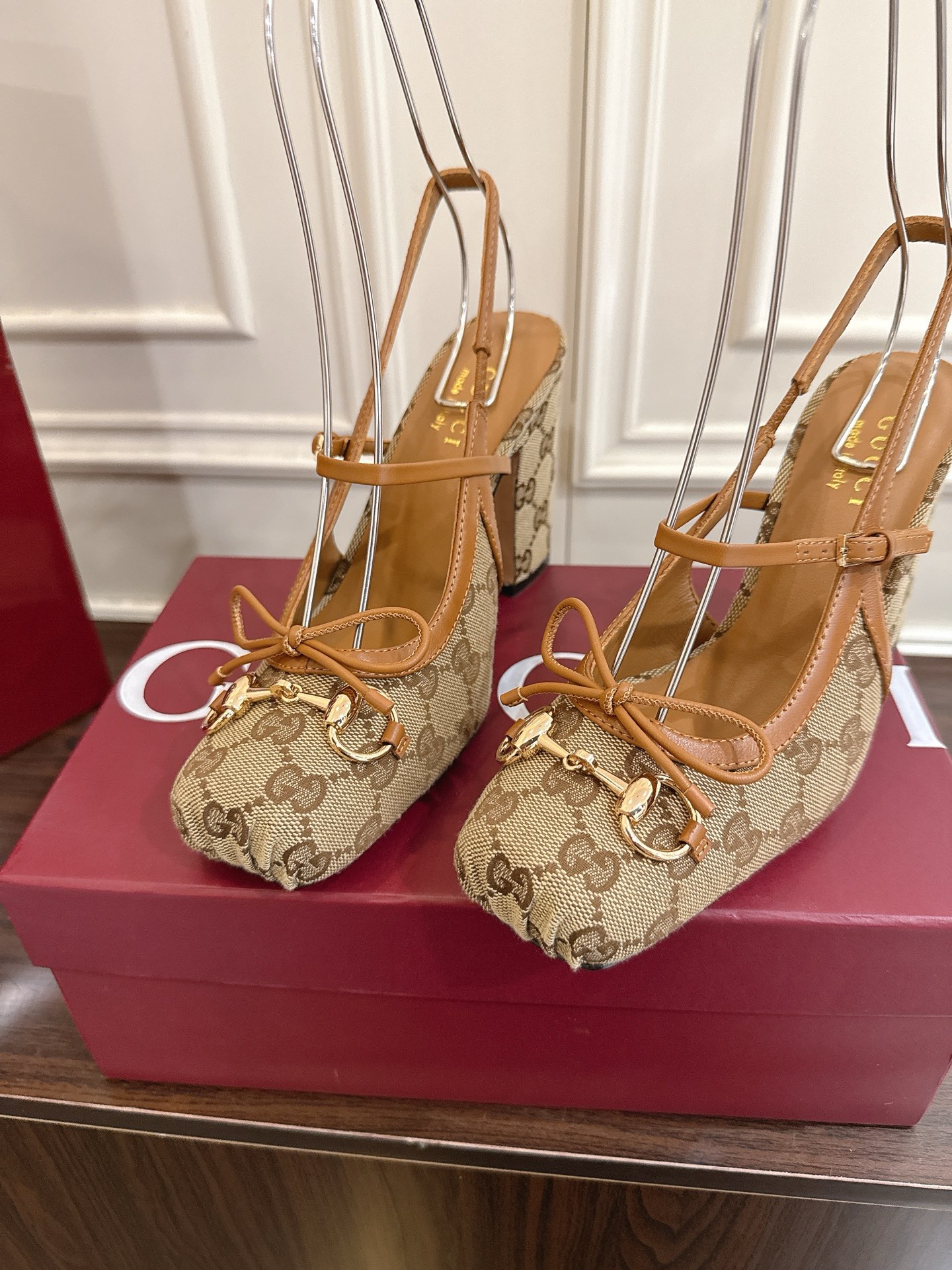 구찌(GUCCI) Horsebit 스트랩 하이힐 슈즈 신발