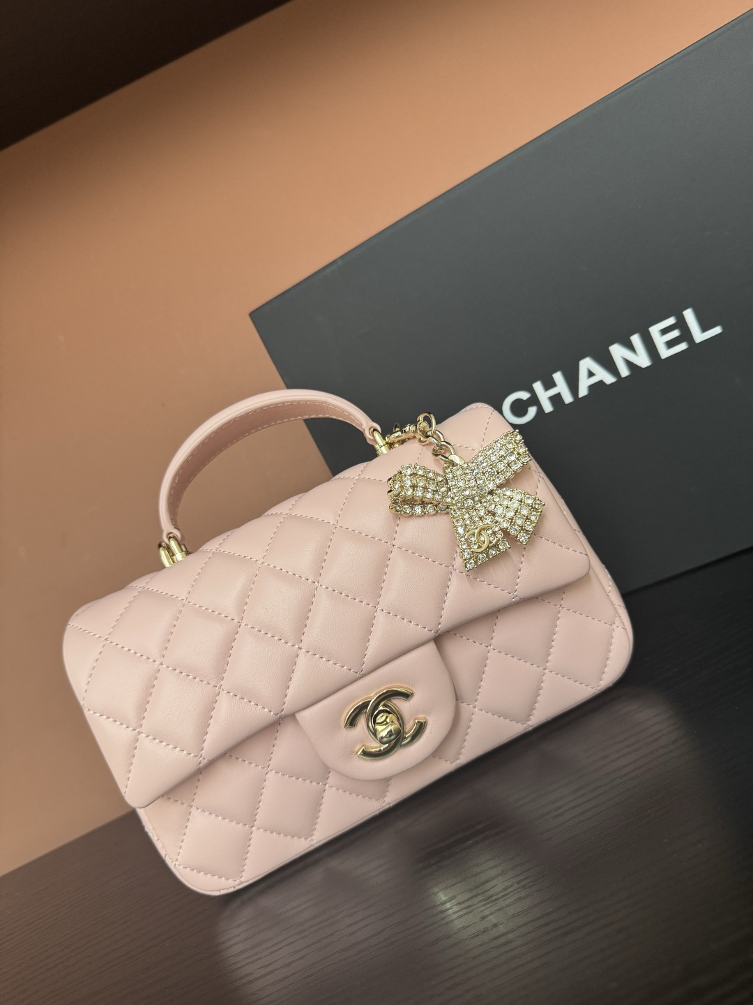 샤넬(CHANEL) 25K 버터플라이 다이아몬드 핸들 CF 미니 토트백 숄더백 가방