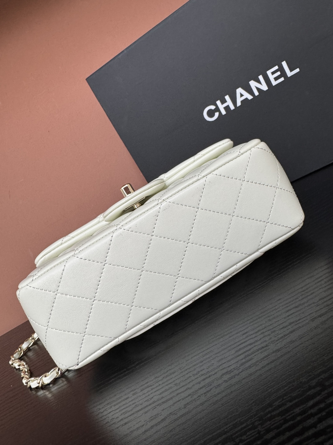 샤넬(CHANEL) 25K 버터플라이 다이아몬드 핸들 CF 미니 (밀크 화이트) 토트백 숄더백 가방