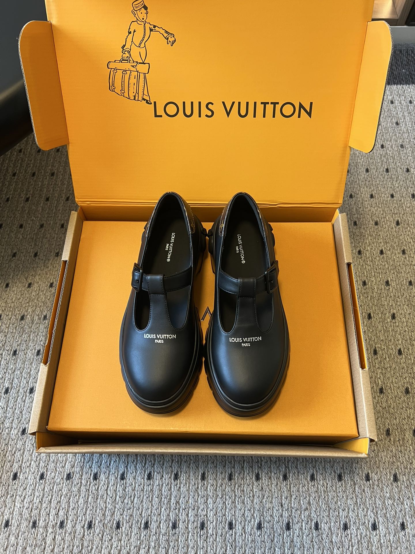 루이비통(LV) 여성 레트로 마리제인 신발