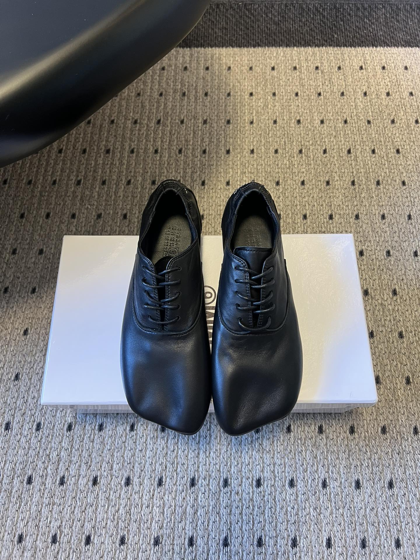 메종 마르지엘라(Maison Margiela) 레이스업 플랫 슈즈 신발