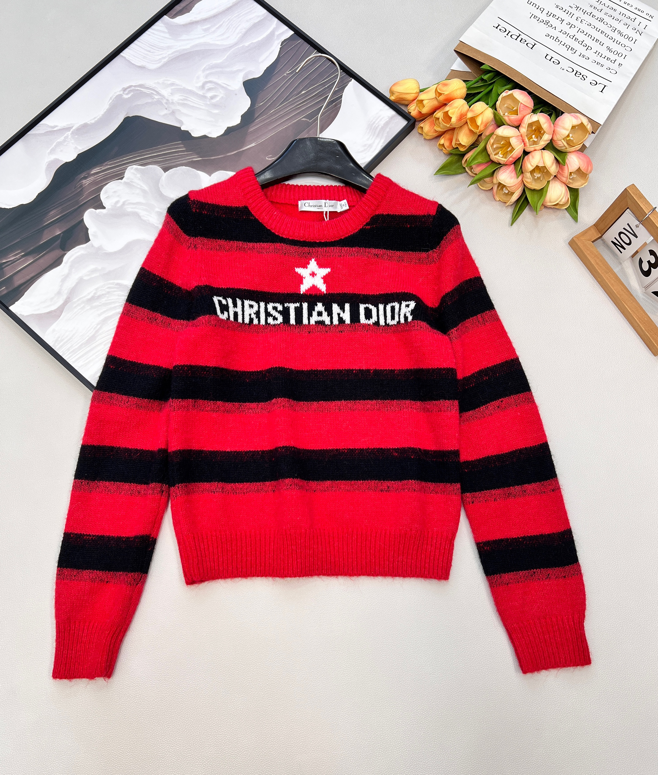 디올(DIOR) CD 스트라이프 별 레터링 자카드 긴팔 니트 의류