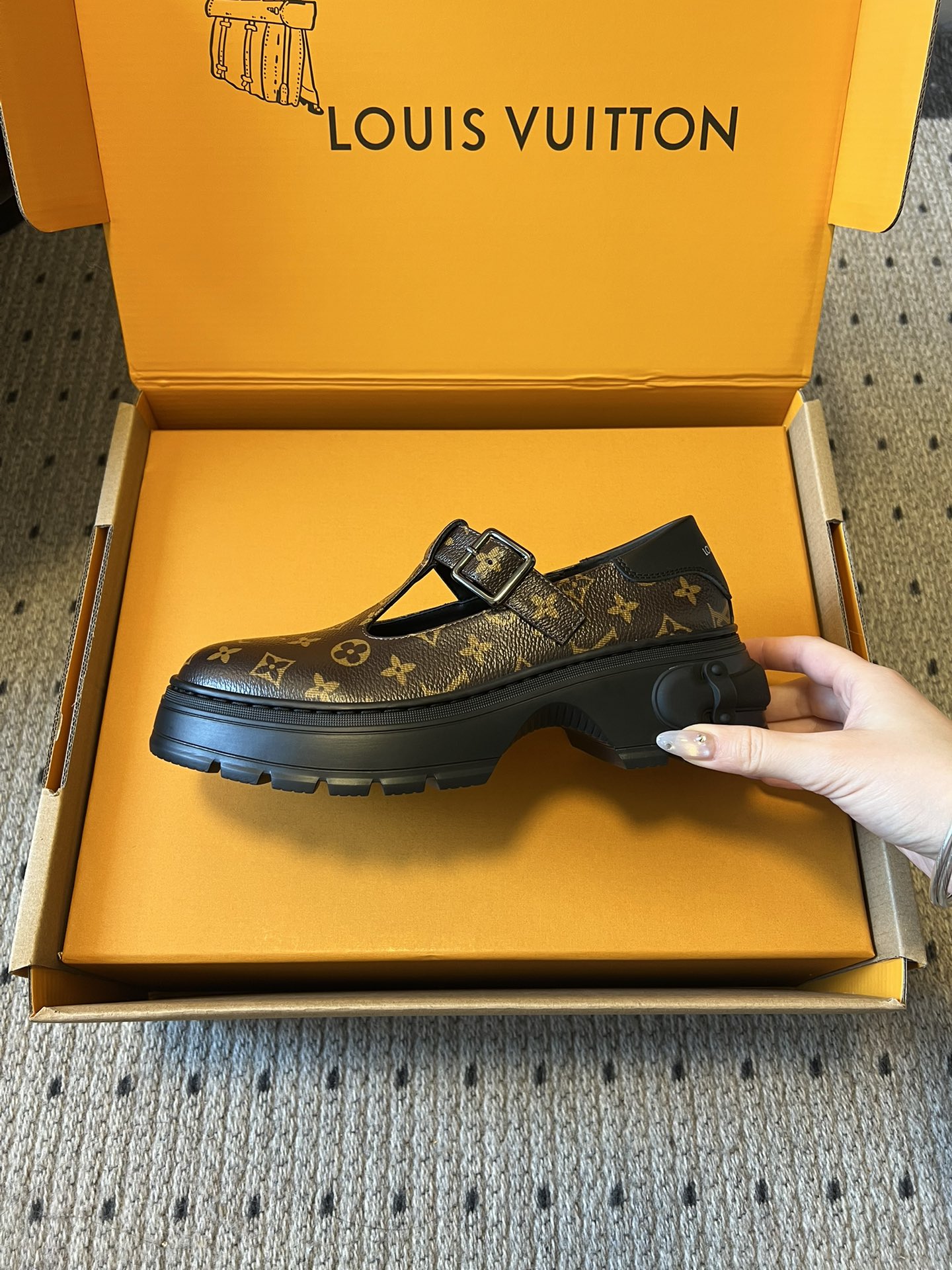 루이비통(LV) 여성 레트로 마리제인 신발