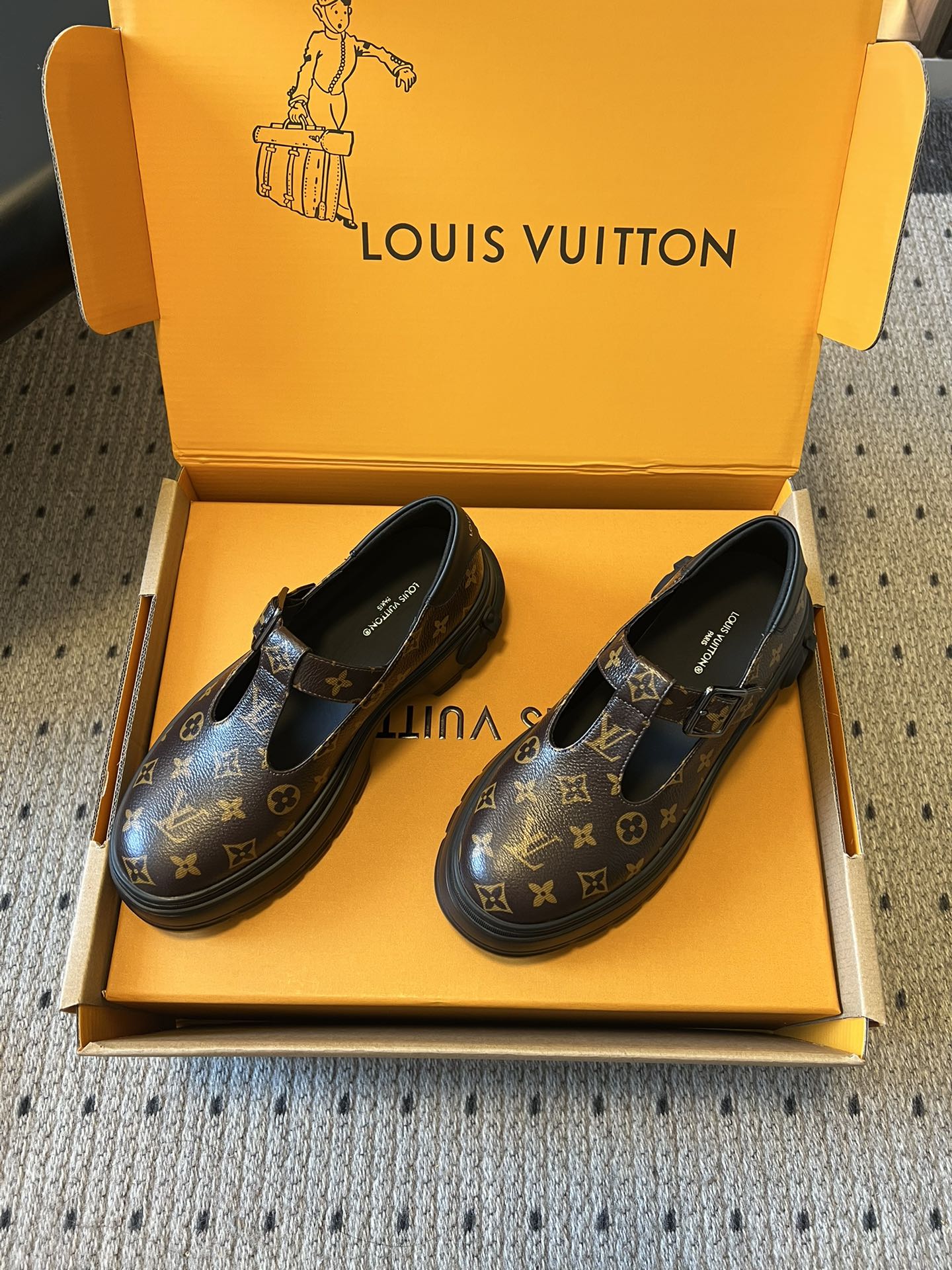 루이비통(LV) 여성 레트로 마리제인 신발