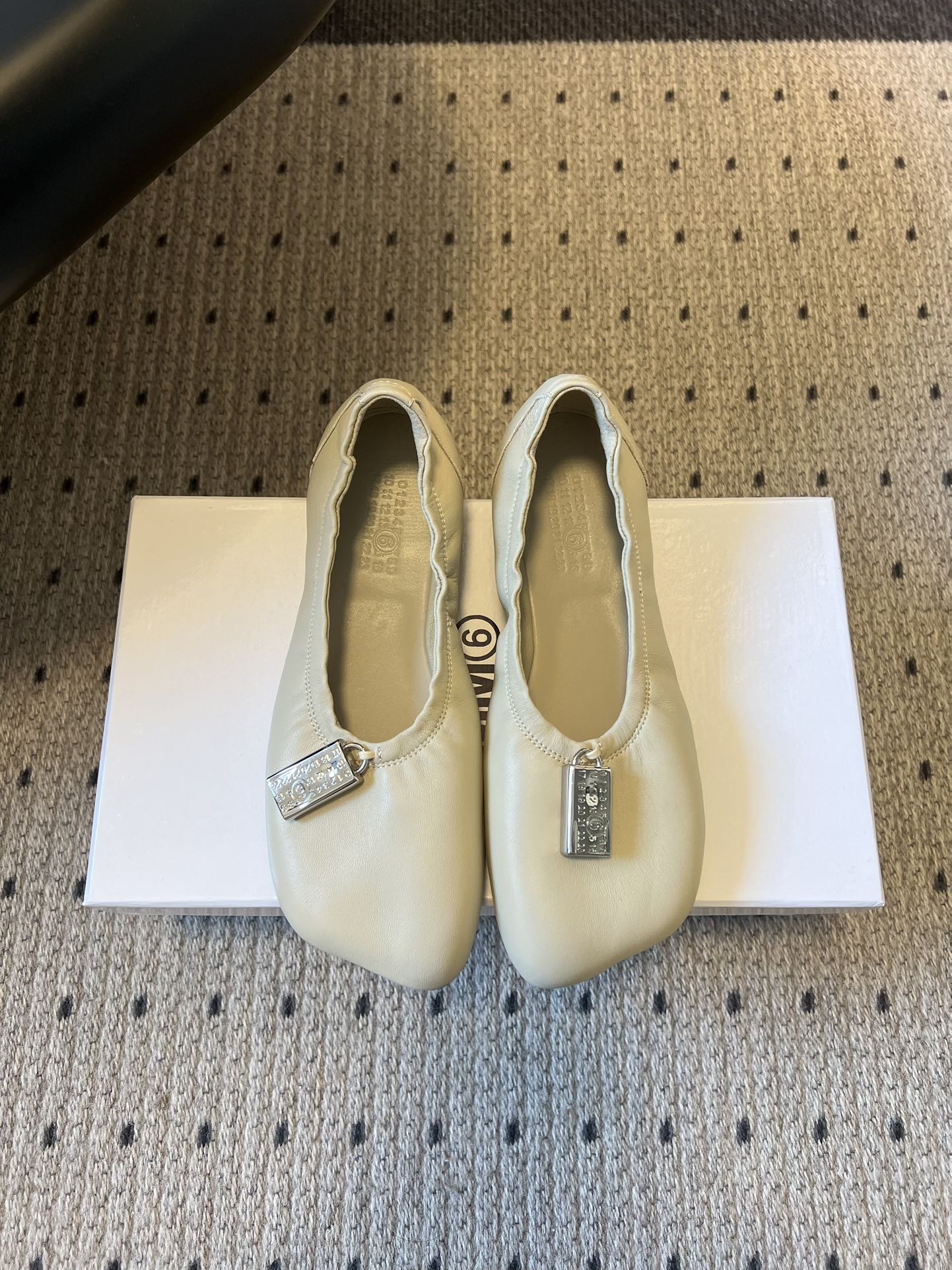 메종 마르지엘라(Maison Margiela)  발레 플랫 슈즈 신발