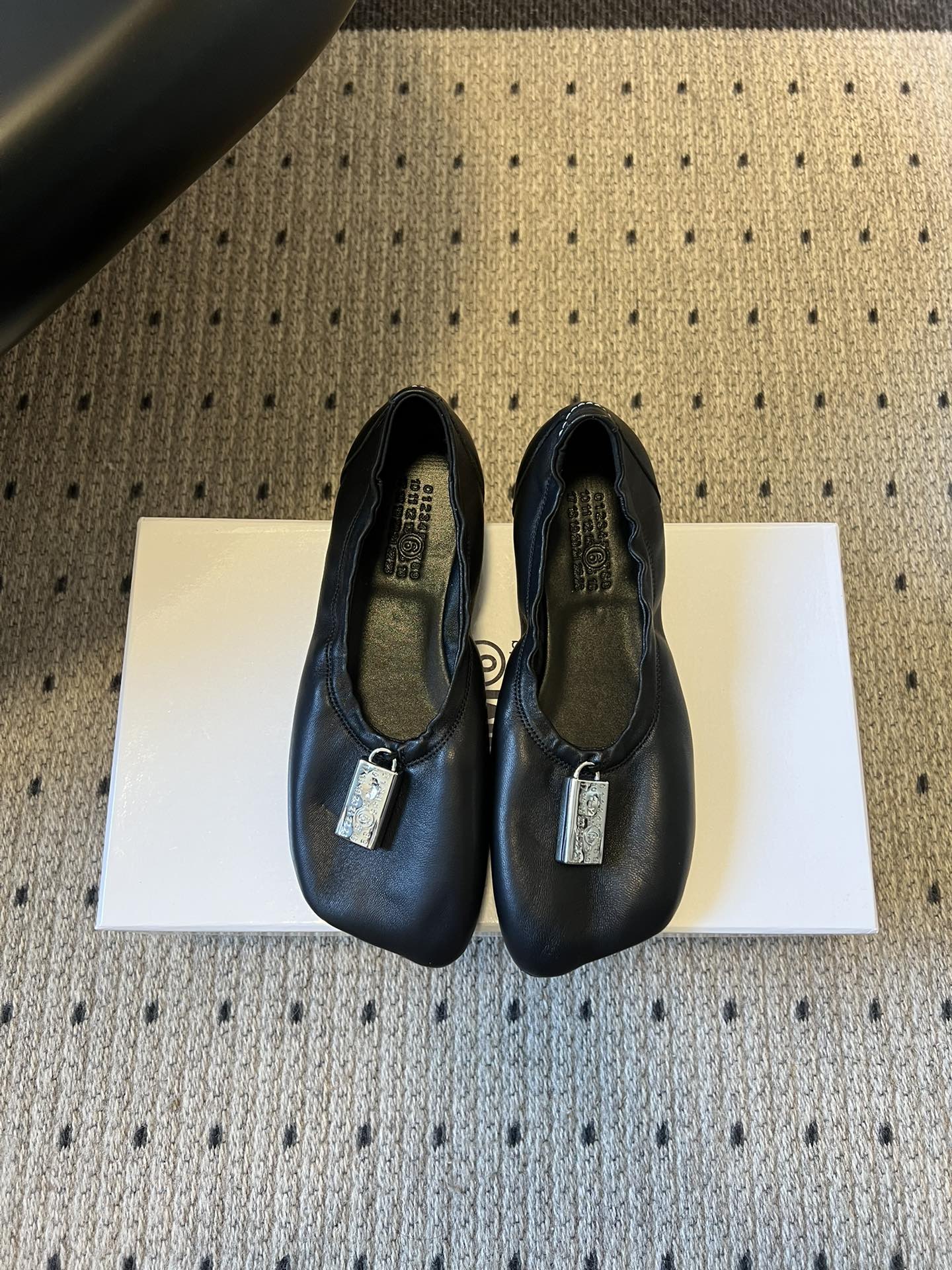 메종 마르지엘라(Maison Margiela)  발레 플랫 슈즈 신발