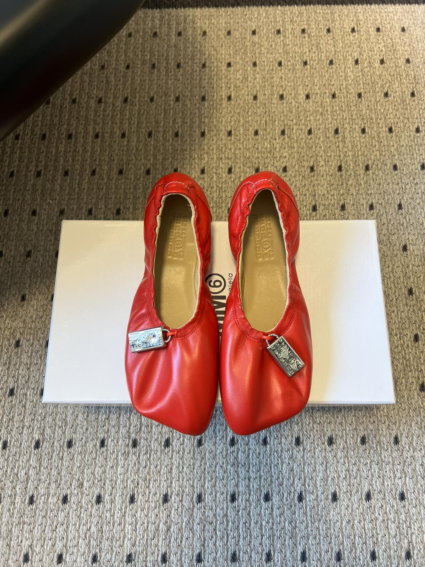 메종 마르지엘라(Maison Margiela)  발레 플랫 슈즈 신발