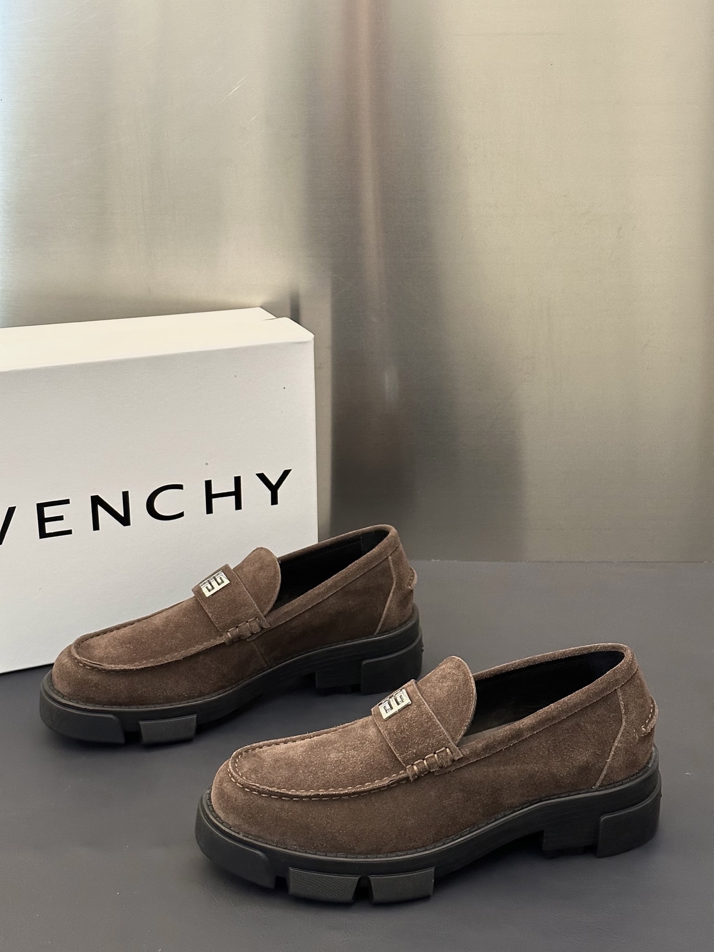 지방시(Givenchy show) 쇼 남성용 가죽 로우 로퍼 구두 신발