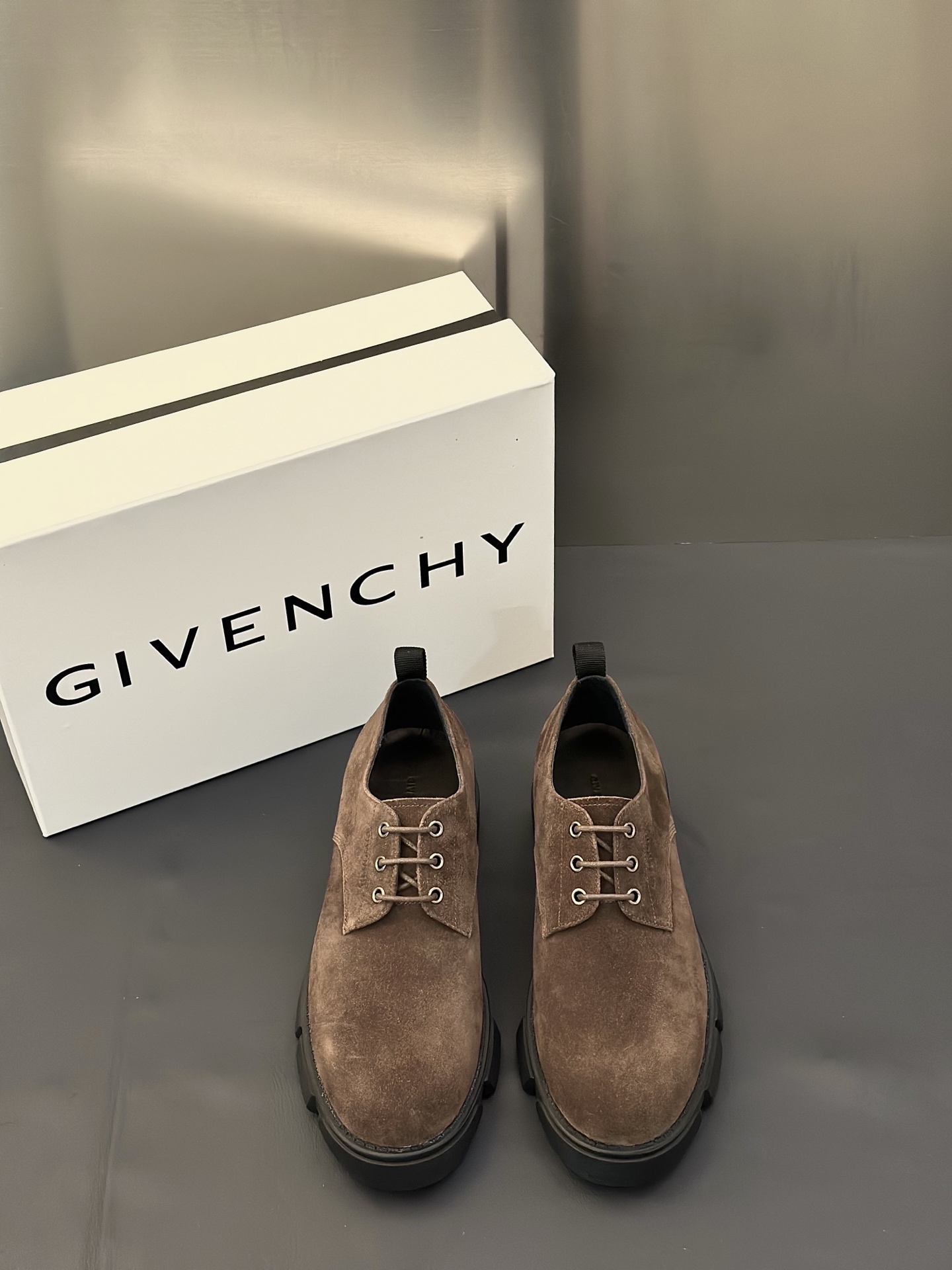 지방시(Givenchy show) 쇼 남성용 가죽 로우 로퍼 구두 신발