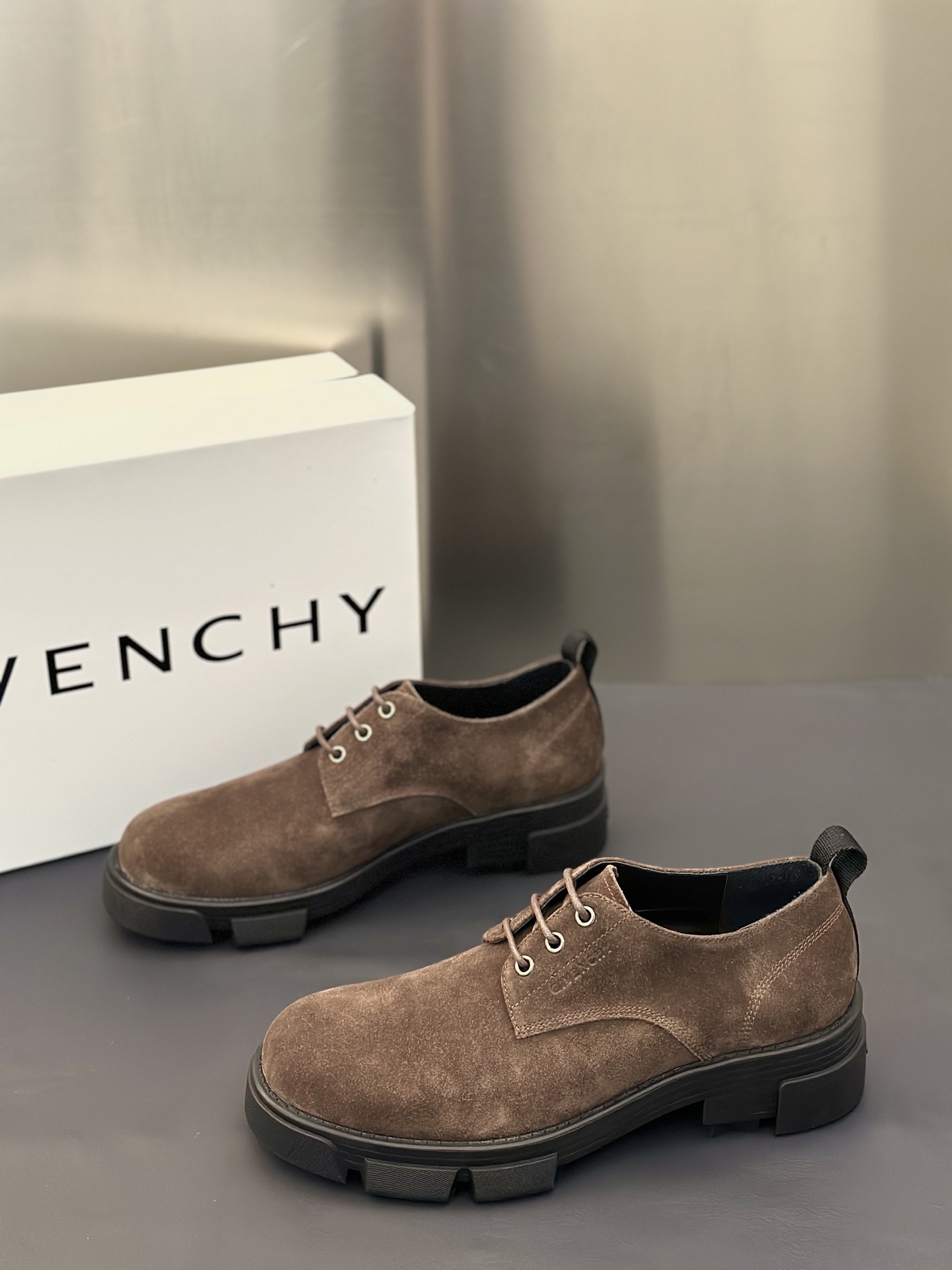 지방시(Givenchy show) 쇼 남성용 가죽 로우 로퍼 구두 신발