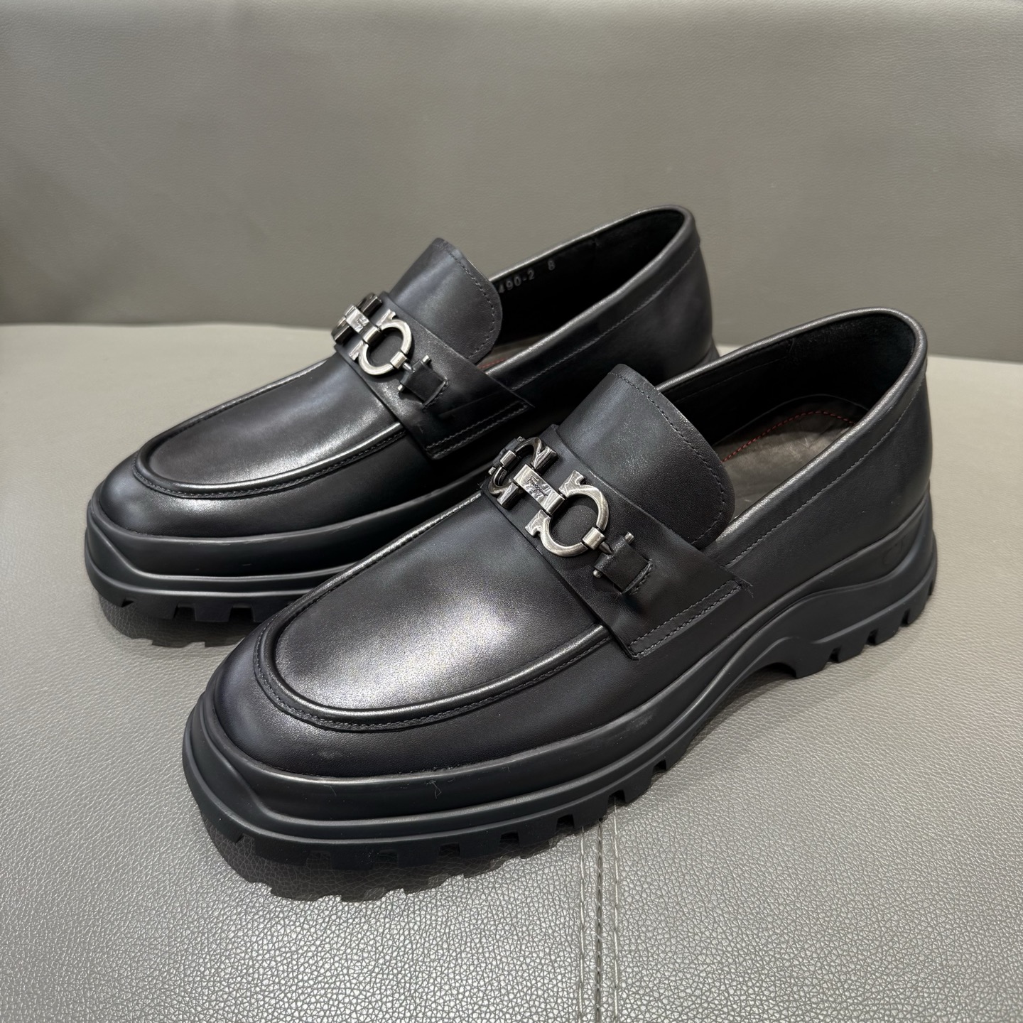 페라가모(Ferragamo) 어반 럭셔리 로퍼 구두 신발