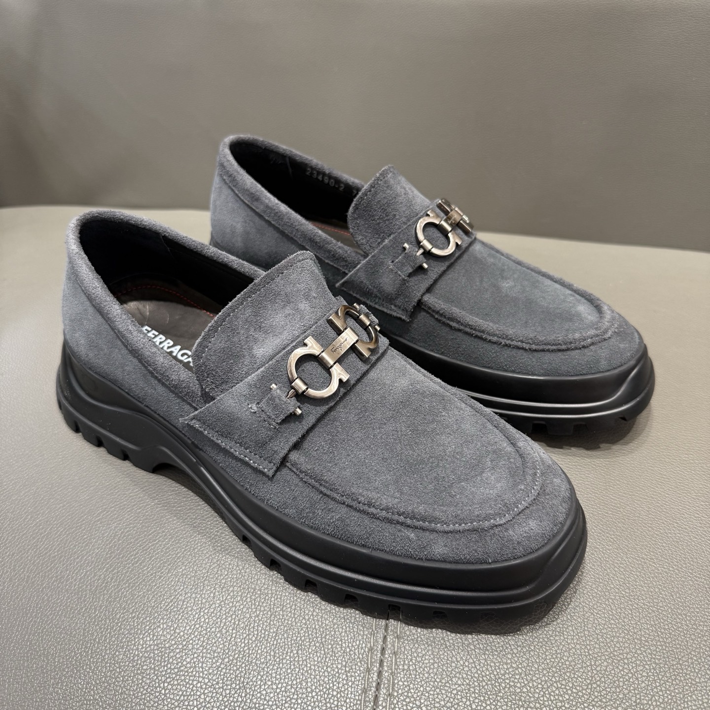 페라가모(Ferragamo) 어반 럭셔리 로퍼 구두 신발