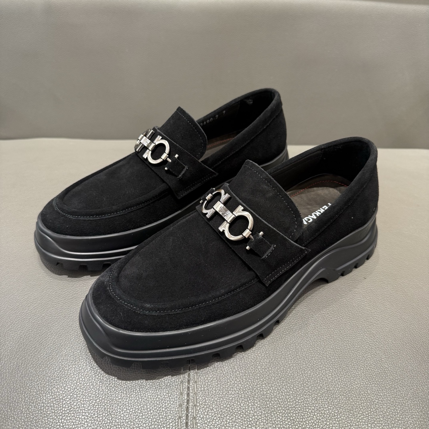 페라가모(Ferragamo) 어반 럭셔리 로퍼 구두 신발