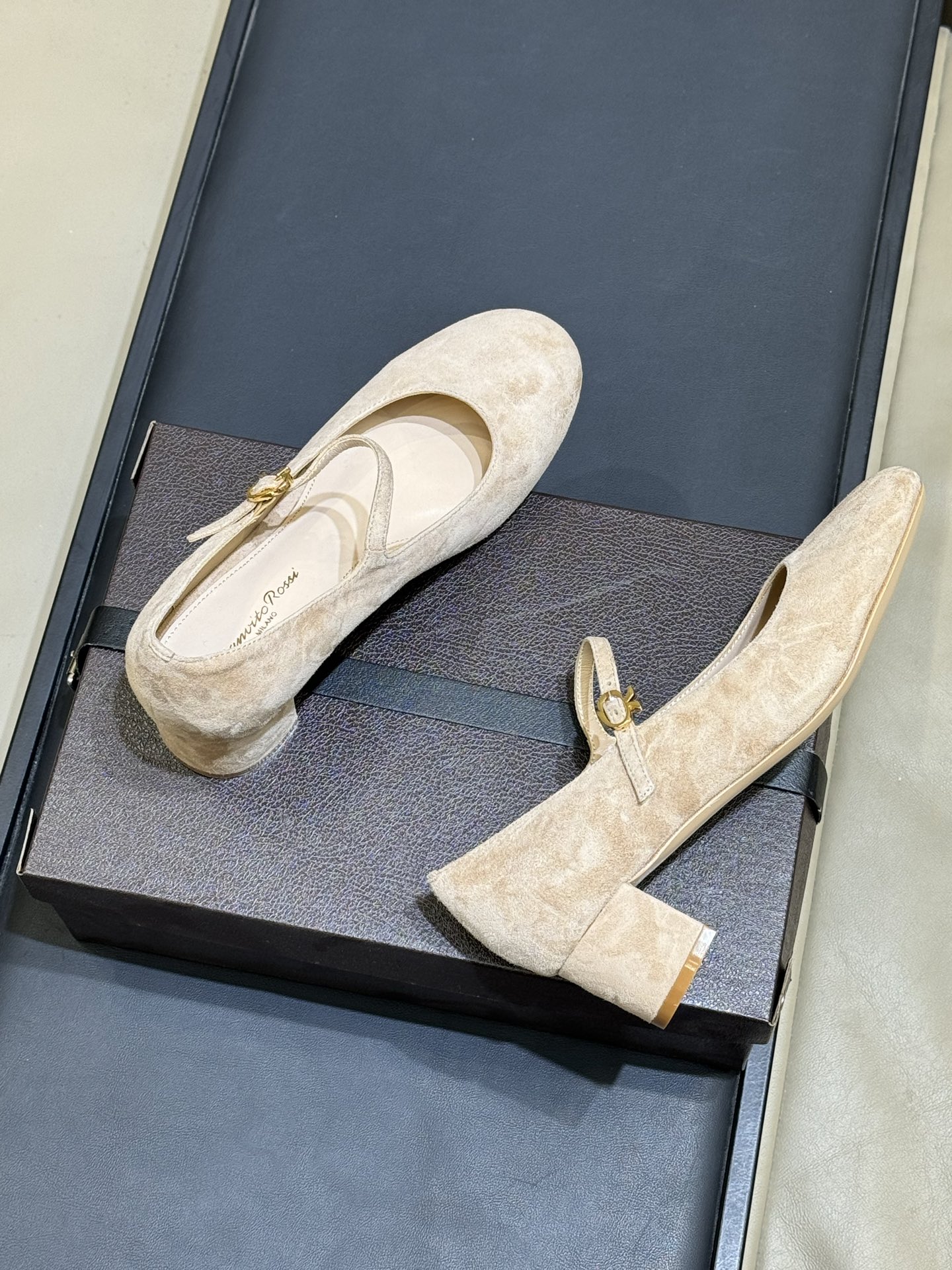 지안비토 로시(Gianvito Rossi) 메리제인 힐 신발