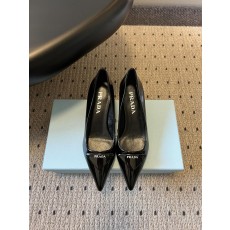프라다(PRADA) 토 미드힐 펌프스 신발