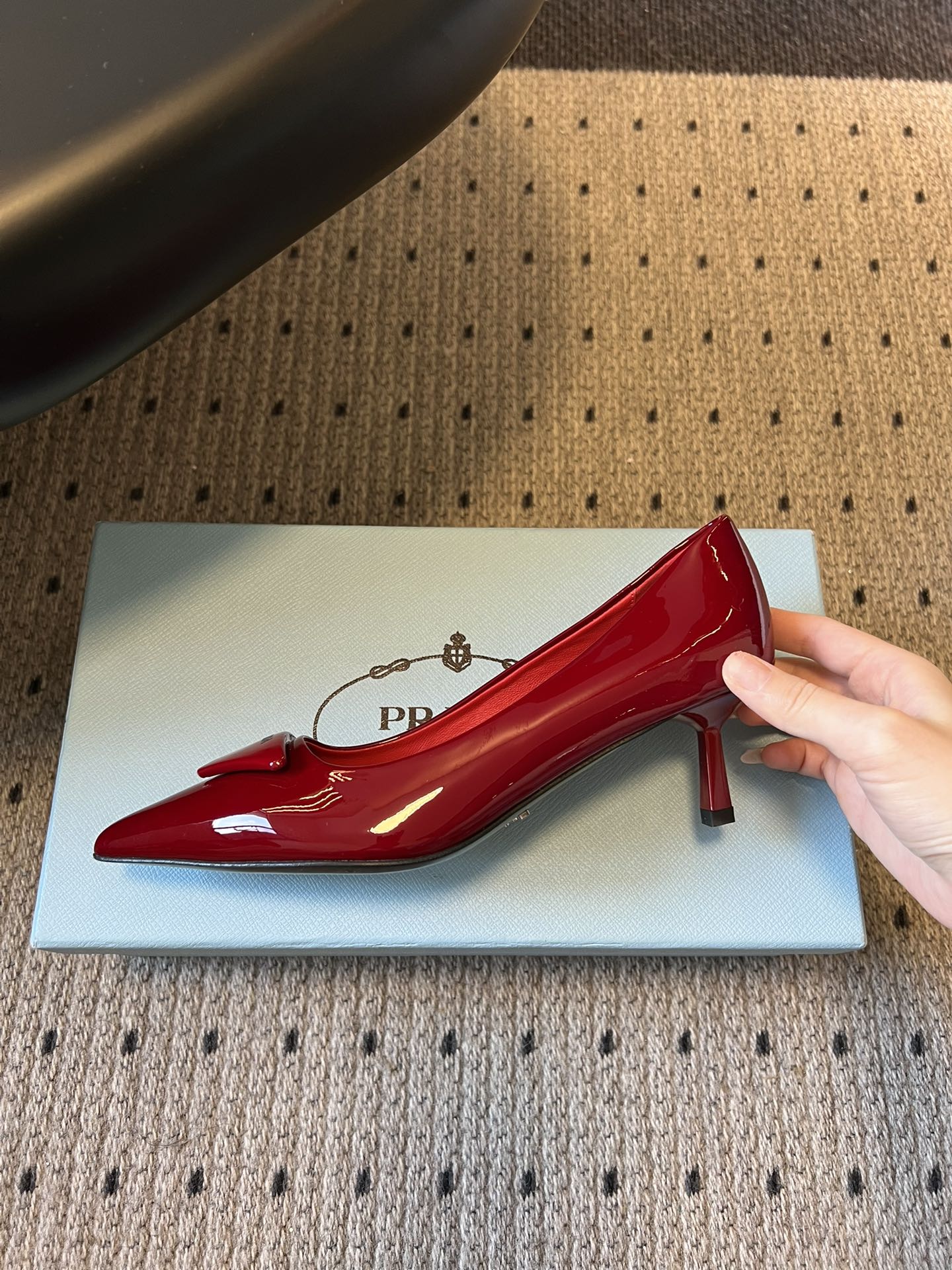 프라다(PRADA) 토 미드힐 펌프스 신발