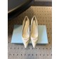 프라다(PRADA) 토 미드힐 펌프스 신발