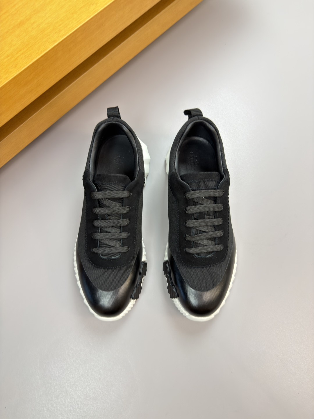 에르메스(HERMES) 하이엔드 콤비 캔버스 스니커즈 신발