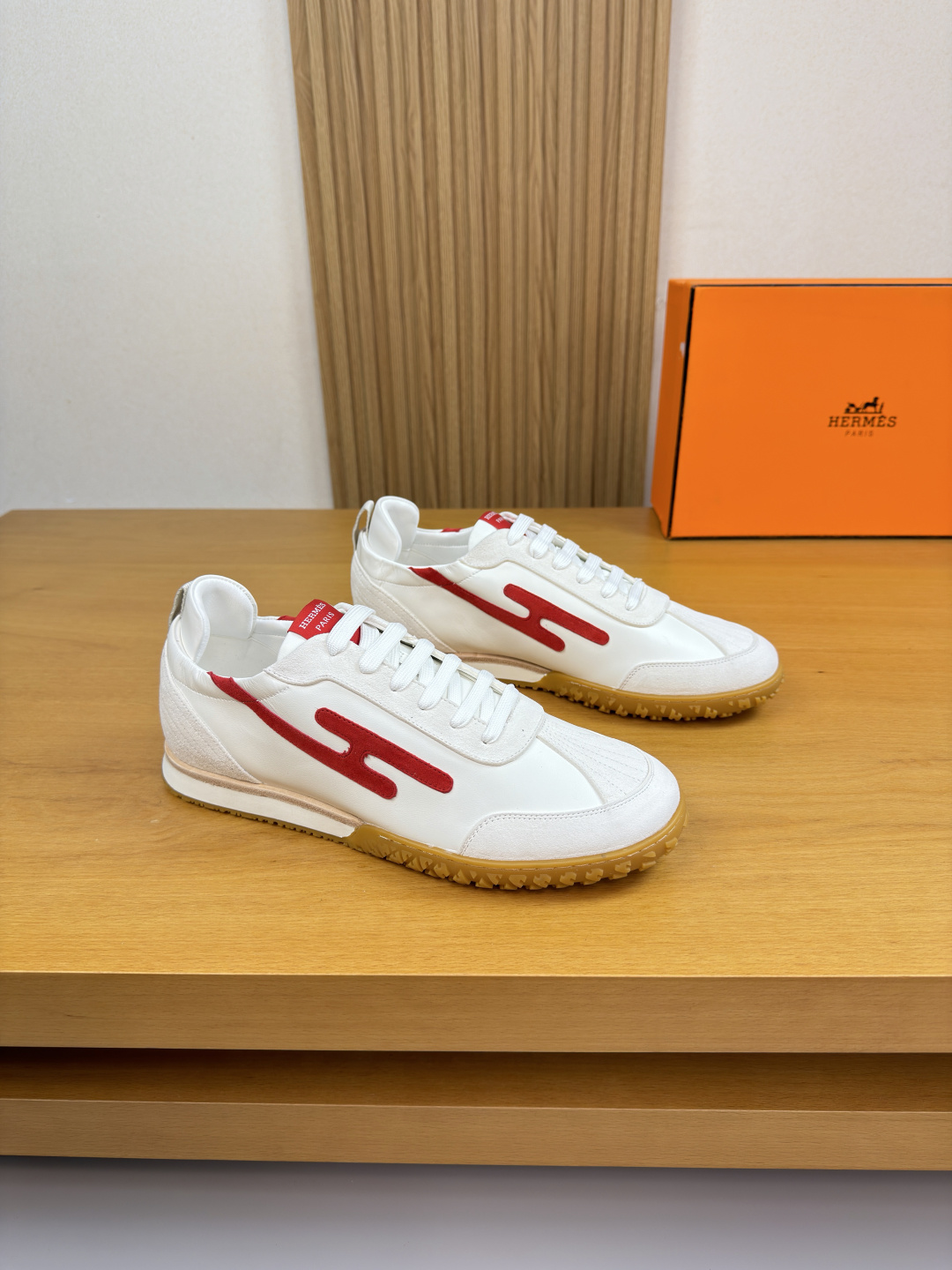 에르메스(HERMES) 하이엔드 'H' 스티치 스니커즈 신발