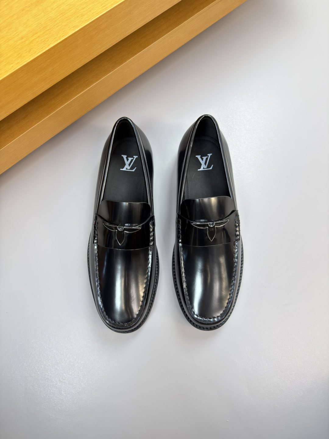 루이비통(LV) 핸드메이드 마크선 드레스 슈즈 구두 신발