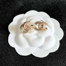 샤넬(CHANEL) 레터링 귀걸이 악세사리