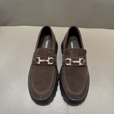 페라가모(Ferragamo) 간치니 튜블러 모카신 로퍼 구두 신발