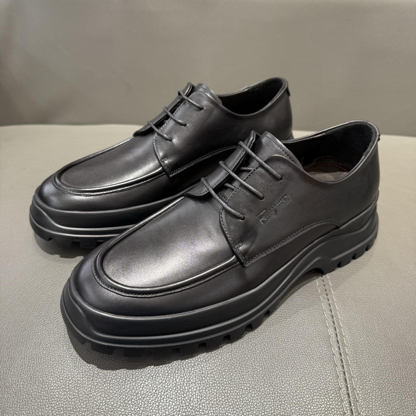 페라가모(Ferragamo) 뉴 시즌 시티 더비 슈즈 구두 신발