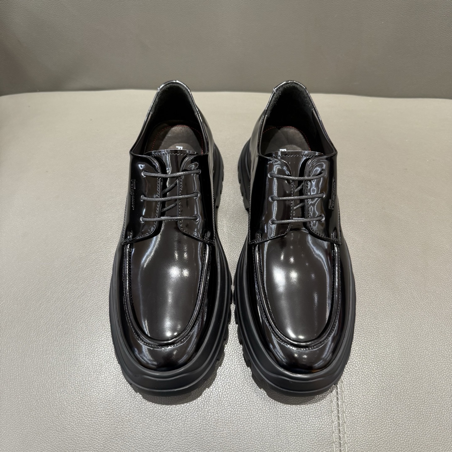 페라가모(Ferragamo) 뉴 시즌 시티 더비 슈즈 구두 신발